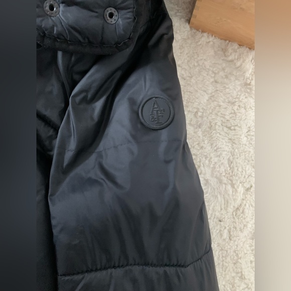 Abercrombie & Fitch Puffer Jacket - Picture 2 of 10